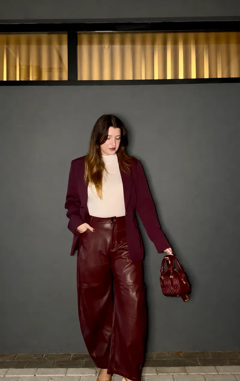Balloon Trousers - Burgundy — Photo 3 of 4
